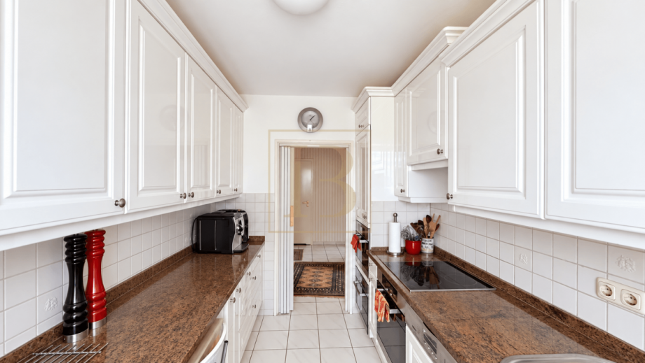 Funktionaler K�chenkomfort mit viel Stauraum Etagenwohnung L�neburg