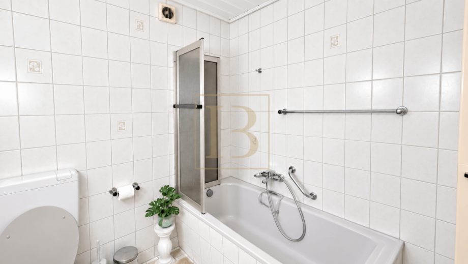 Gepflegtes Badezimmer im OG Reihenmittelhaus Uelzen