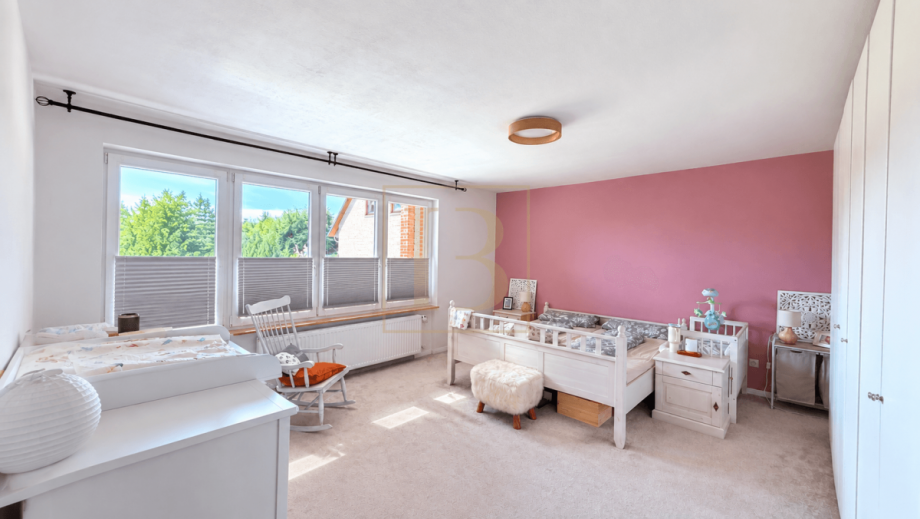 Helles Schlafzimmer mit Blick ins Gr�ne Zweifamilienhaus Wrestedt