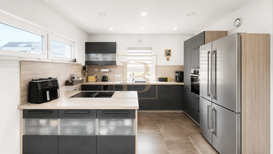 Moderne K�che mit klarer Linienf�hrung Bungalow Ehra-Lessien