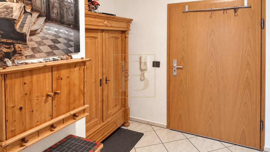 Ger�umiger Eingangsflur Etagenwohnung Dransfeld