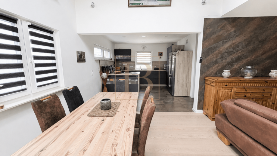 Offener Essbereich mit Blick in die K�che Bungalow Ehra-Lessien