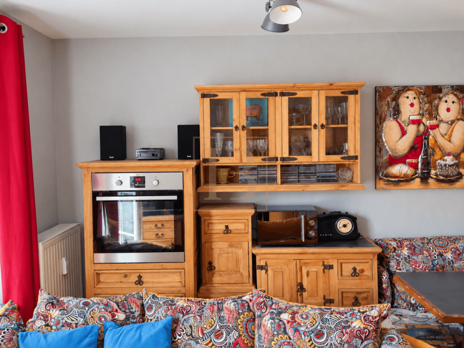 K�chencharme in Massivholz mit AEG-Backofen Etagenwohnung Dransfeld