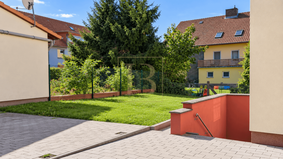 Gepflegter Innenhof Etagenwohnung Dransfeld