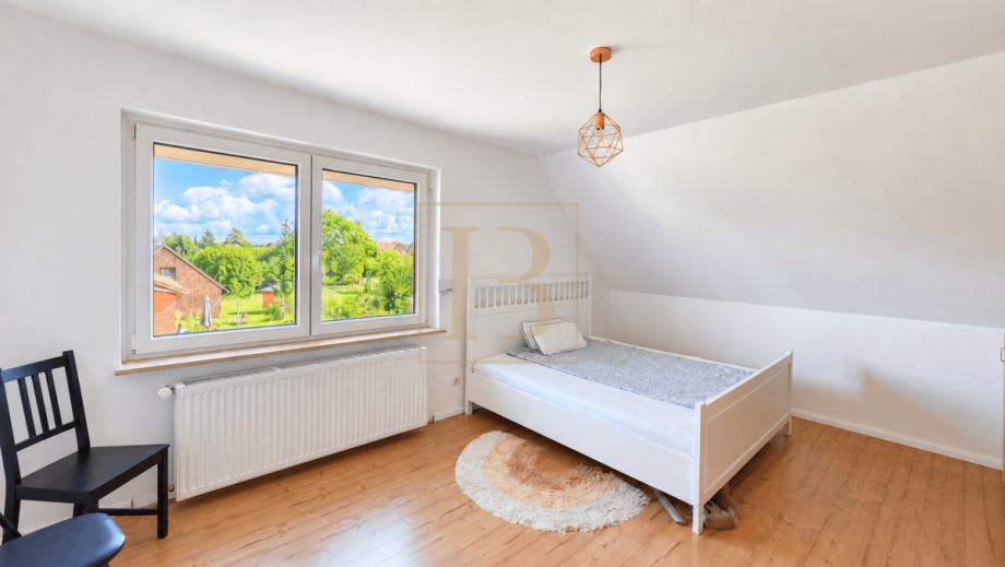 DG: Flexibel nutzbarer Wohnraum Zweifamilienhaus Wrestedt